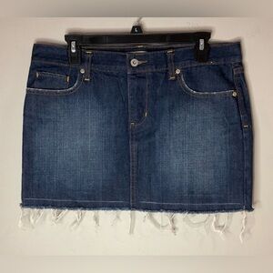 Old Navy Women’s Ultra Low Rise Frayed Hem Mini Skirt Denim Dark Blue Sz 8 NWOT